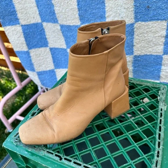 LoQ Nubuck Tan Leather Ankle Boots - Women's Stylish Zip-Up Boots - Picture 2 of 7